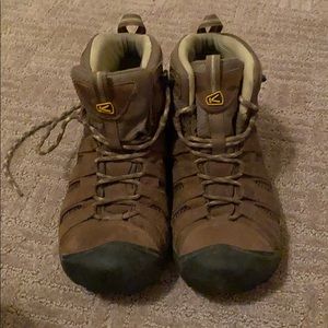 Keen women’s hiking boot
